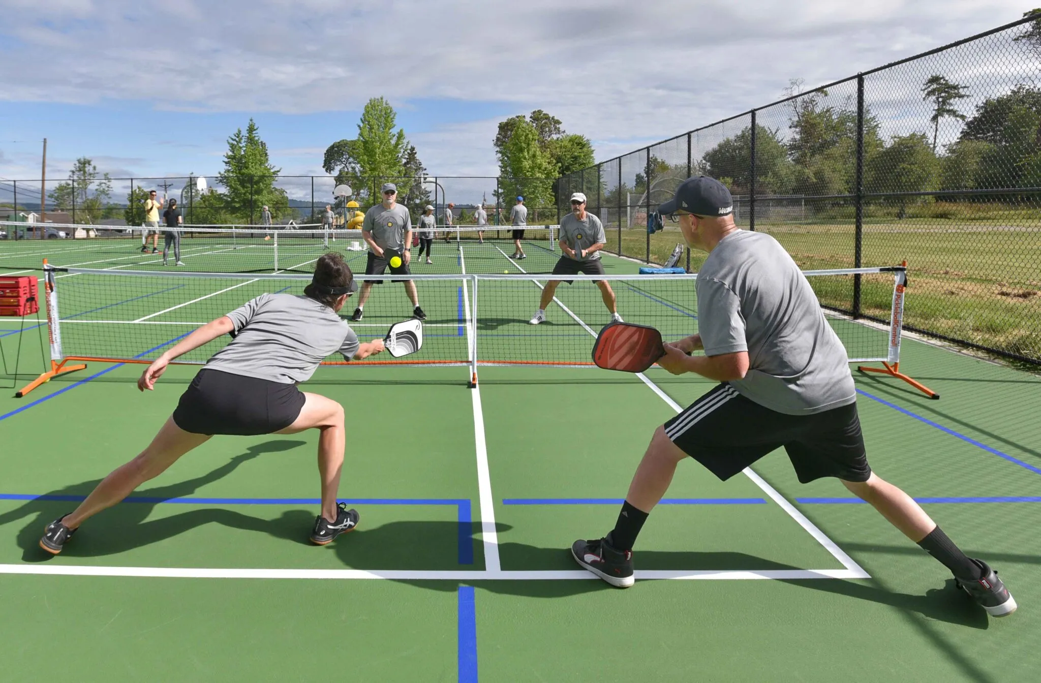 Luật Chơi Pickleball - Hướng Dẫn Toàn Diện Để Trận Đấu Công Bằng Và Chuyên Nghiệp