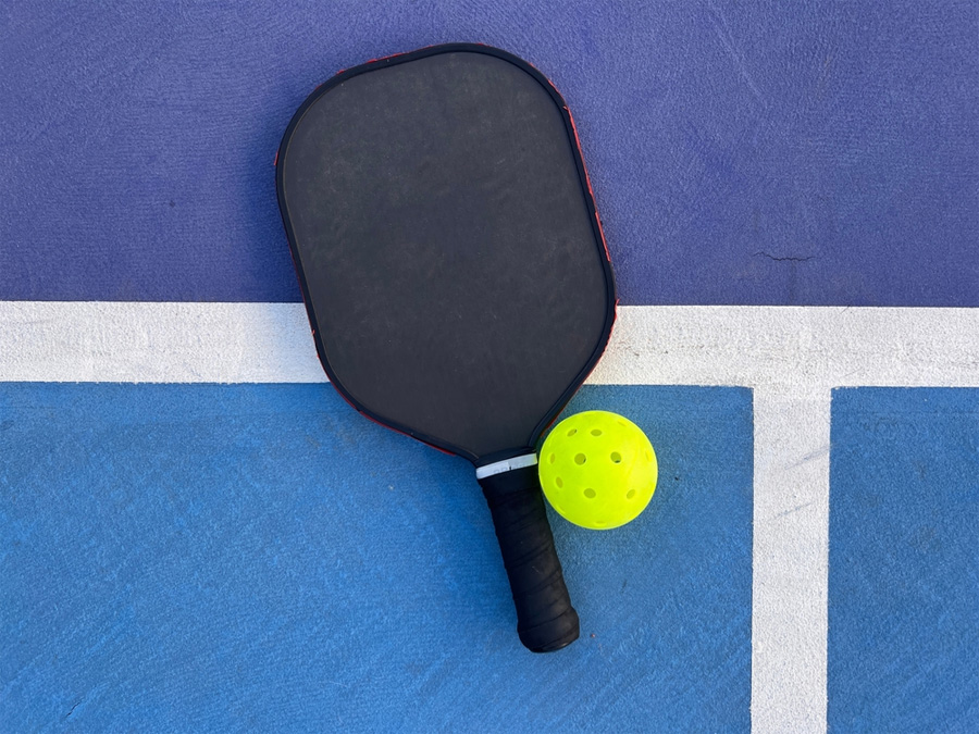 Pickleball cơ bản cho người mới bắt đầu - Khám phá môn thể thao đang làm mưa làm gió toàn cầu 3 Pickleball cơ bản cho người mới bắt đầu - Khám phá môn thể thao đang làm mưa làm gió toàn cầu