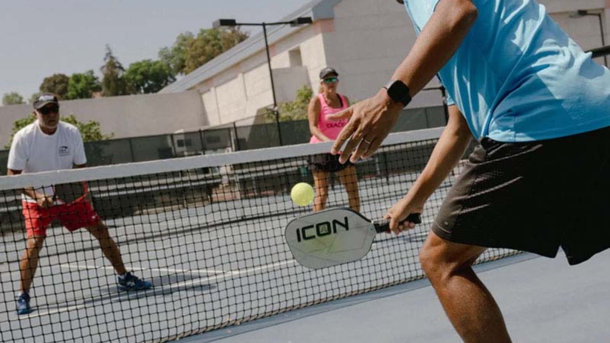 Pickleball cơ bản cho người mới bắt đầu - Khám phá môn thể thao đang làm mưa làm gió toàn cầu 5 Pickleball cơ bản cho người mới bắt đầu - Khám phá môn thể thao đang làm mưa làm gió toàn cầu
