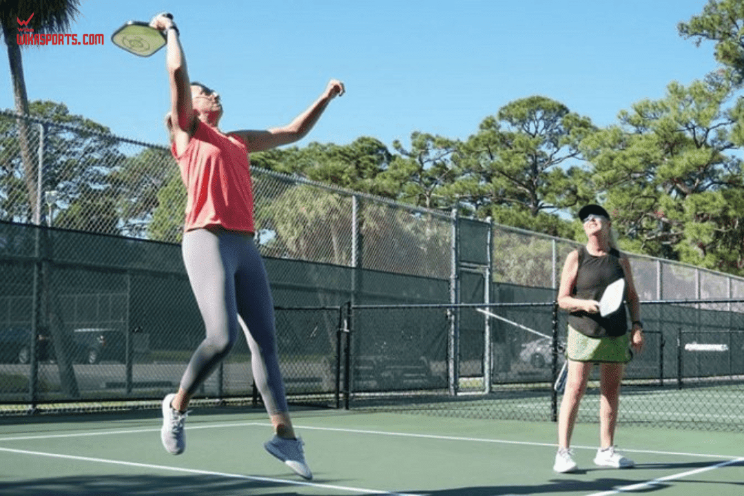 Pickleball – Nắm Vững Kỹ Thuật Cơ Bản Để Vươn Tầm Đỉnh Cao Trên Sân Đấu 4 Pickleball – Nắm Vững Kỹ Thuật Cơ Bản Để Vươn Tầm Đỉnh Cao Trên Sân Đấu