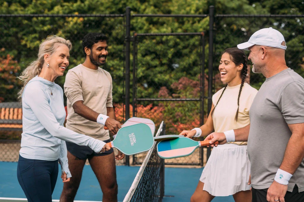 Pickleball Gắn Kết Nhân Sự: Bí Quyết Xây Dựng Đội Ngũ Vững Mạnh 2 Pickleball Gắn Kết Nhân Sự: Bí Quyết Xây Dựng Đội Ngũ Vững Mạnh