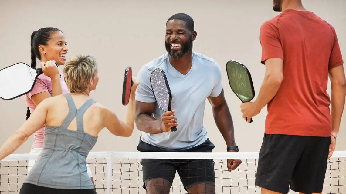 Pickleball Gắn Kết Nhân Sự: Bí Quyết Xây Dựng Đội Ngũ Vững Mạnh 4 Pickleball Gắn Kết Nhân Sự: Bí Quyết Xây Dựng Đội Ngũ Vững Mạnh